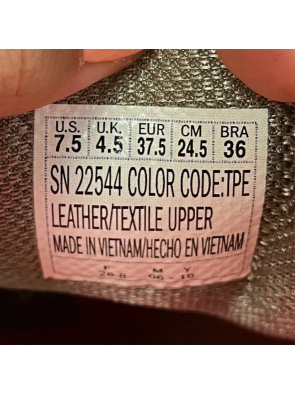 Skechers Breathe Easy Good Luck Womens Size 7.5 Taupe Athletic Shoes Sneakers